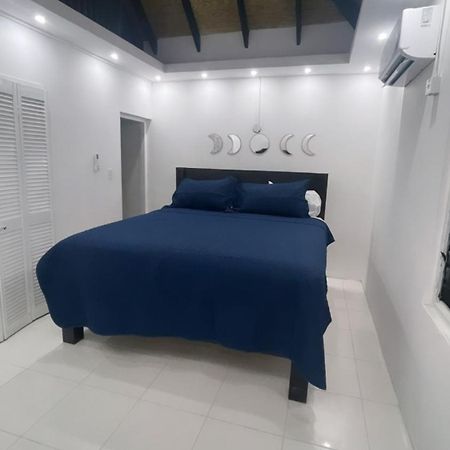 Queens Palace -Montego Bay Airport Suite 外观 照片